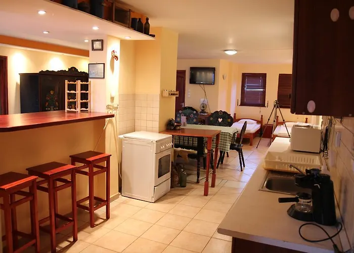 Nyarfas Vendeghaz Gasthof Szegedin