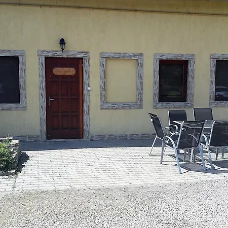 Nyarfas Vendeghaz Guest house
